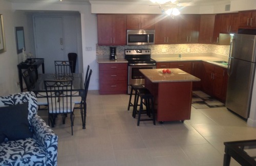 Williams Town Condo | Newly Renovated 1000 Sq/ft Ocean View, Coral Beaches, Freeport, Grand Bahamas