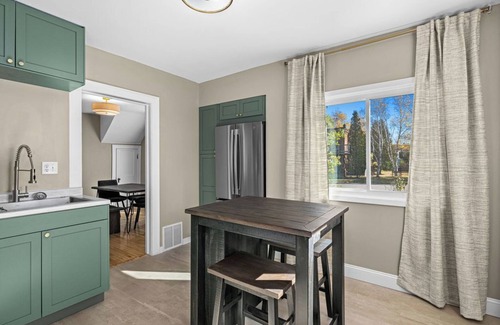 East End House | Newly Renovated and Welcoming 3-bedroom house in Superior