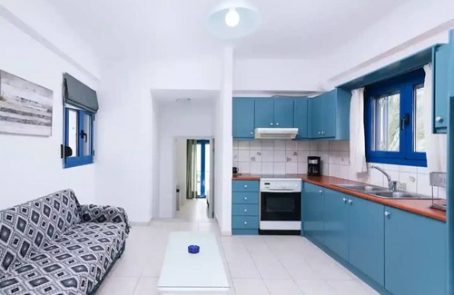 Lentas Apartment | Newly renovated apartment right on the beach in Lentas