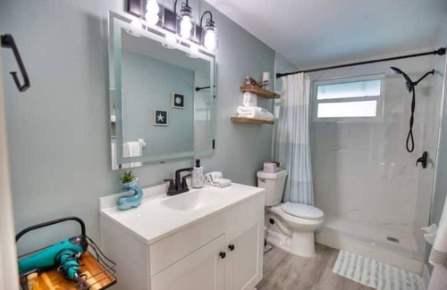 Park East House | Newly Renovated Beach House w/ Heated Pool