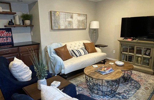 Oxford Condo | Newly Renovated Charming Oxford Condo Located Steps to the Square!