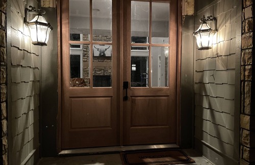 Banner Elk Ski Chalet | Newly Renovated Mtn Retreat in Elk River Community- 5 mins to downtown BannerElk