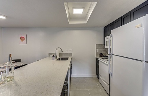 Barton Hills House | Newly Renovated! Pool and Patio I Mins to DT