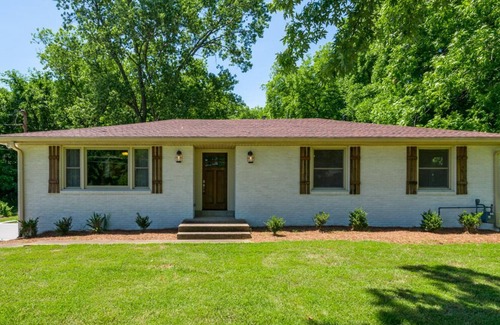 Mount Juliet House | Newly Renovated Property in Heart of Mt. Juliet just 20 Minutes from Nashville