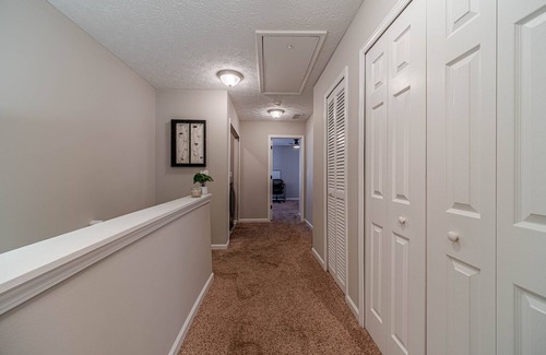 Flowery Branch House | Newly Renovated Cozy Townhome near Lake Lanier/2 Bed, 2.5 Baths Flowery Branch
