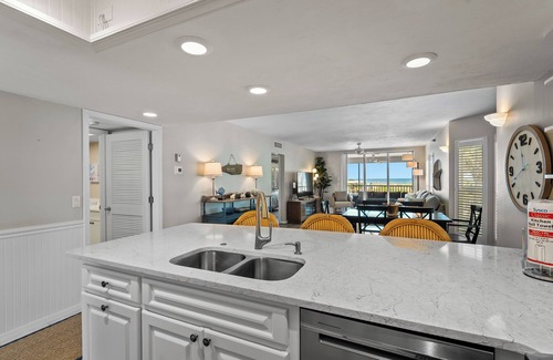 Palm Island Villa | Newly Renovated! Very Nice 2 Bedroom Villa with a Gulf view, B2611A