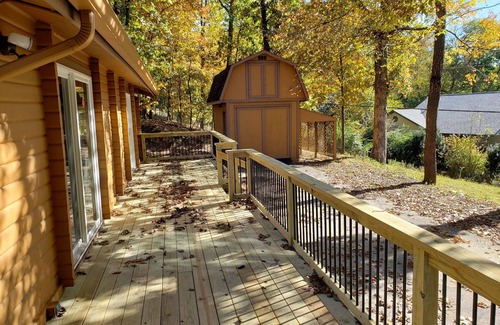 Rogers Cabin | Newly Updated Luxury Cabin on Beaver Lake