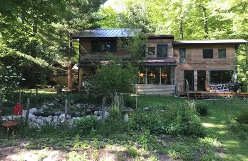 Bear Lake House | Newmoon Lodge 5 Star Reviews! Retreat near Arcadia, Crystal Mtn. Fall bookings!