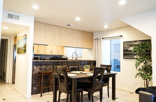 Newport Shores House | Newport Beach's Finest (1 blocks from sand)!