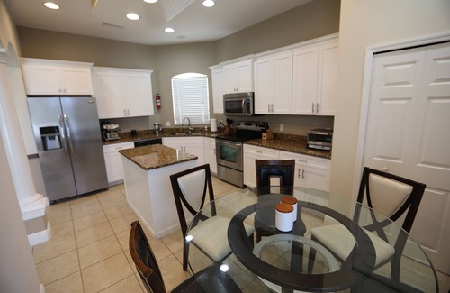Rotonda Heights House | nFamily & Pet Spa-Like Stay Heated Pool & Steam Shower , King Bed, 12 min beach!