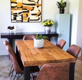 Drummond Apartment | Nguni Place - a self-catering, modern apartment.