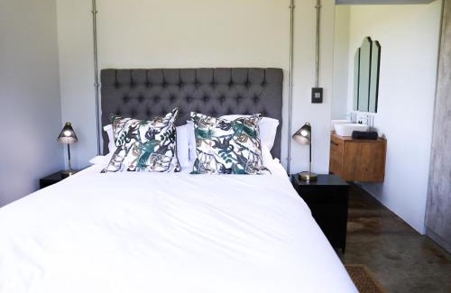 Drummond Apartment | Nguni Place - a self-catering, modern apartment.