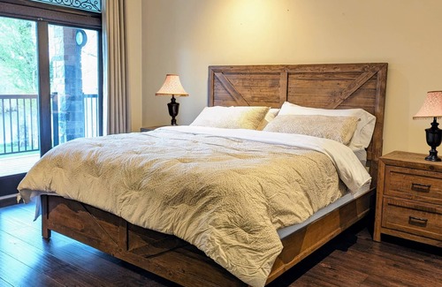 Niagara Falls Bed & Breakfast | Niagara Creekside B&B