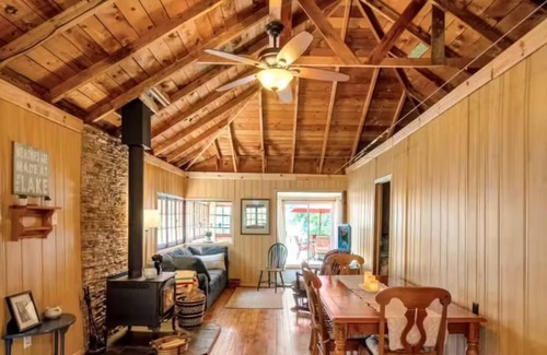 Burnt River Cabin | Nibi Haven/Kawarthas Lakeside Retreat