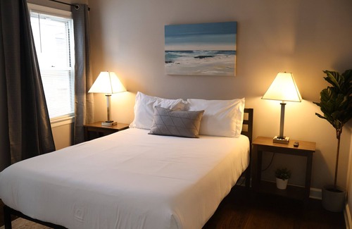 West Lawn House | Nice 3-bedroom house with AC in vibrant Chicago