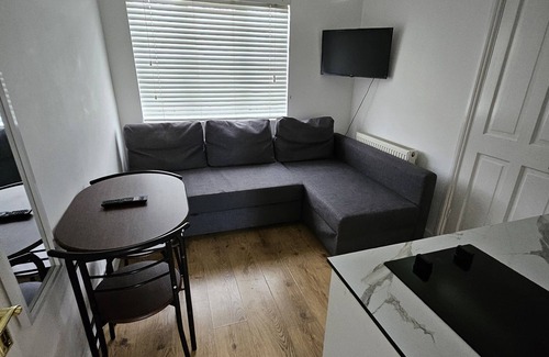 Carshalton Central Apartment | Nice and Cosy one bed flatn