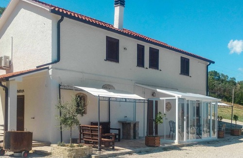 Cologna Spiaggia Villa | Nice apartment in villa with pool, WIFI, hot tub, A/C, TV, patio, pets allowed and panoramic view