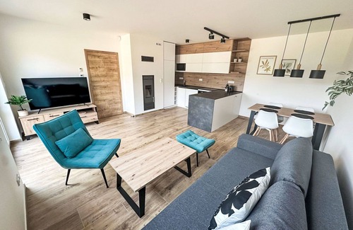 Smrzovka Apartment | Nice apartment for 12 guests with WIFI, TV and terrace