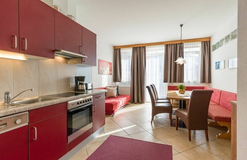 Stumm Apartment | Nice apartment for 12 guests with WIFI, pool, TV, terrace and pets allowed
