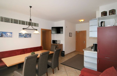 Stumm Apartment | Nice apartment for 12 guests with WIFI, pool, TV, terrace and pets allowed