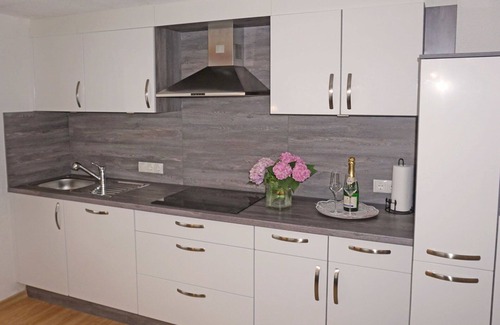 Wenns Apartment | Nice apartment for 4 people with WIFI, TV, patio and pets allowed