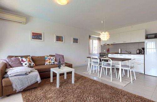 Zambratija Apartment | Nice apartment for 4 people with pool, A/C, WIFI, TV and terrace