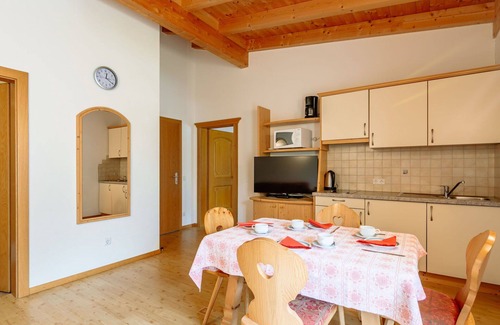 Solda Apartment | Nice apartment for 5 guests with WIFI, TV, terrace, pets allowed and panoramic view