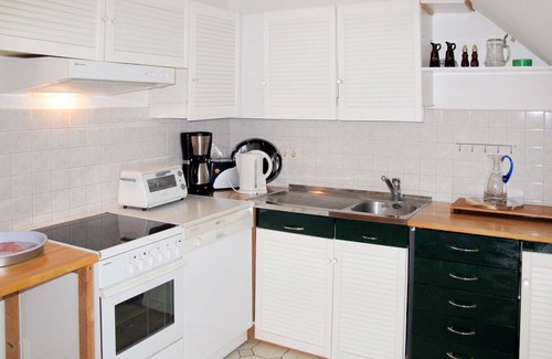 Godern Apartment | Nice apartment for 5 people with TV and balcony