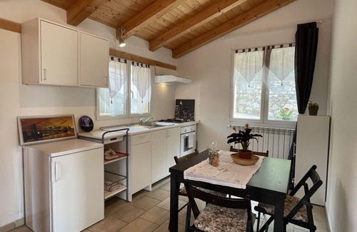 Pantasina Apartment | Nice apartment for 6 guests with pool, TV, terrace, pets allowed and panoramic view