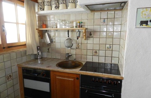Saanenmoeser Apartment | Nice apartment for 6 guests with WIFI, TV and balcony