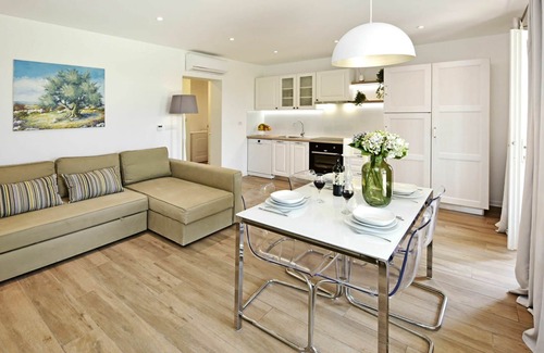 Kastelir-Labinci Apartment | Nice apartment for 6 people with pool, WIFI, A/C, TV and patio