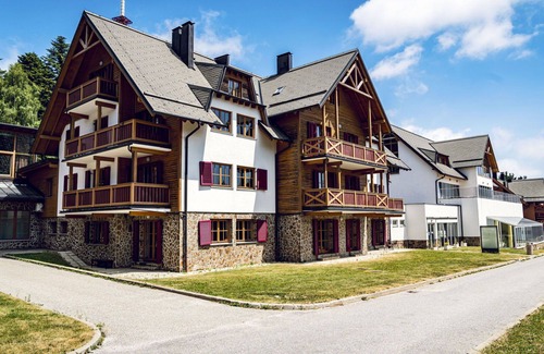 Hocko Pohorje Apartment | Nice apartment for 7 guests with pool, WIFI, TV, balcony, pets allowed and panoramic view