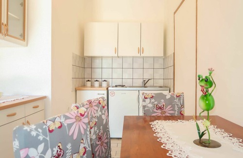 Cesarica Apartment | Nice apartment for 8 guests with WIFI, pool, A/C, TV and terrace