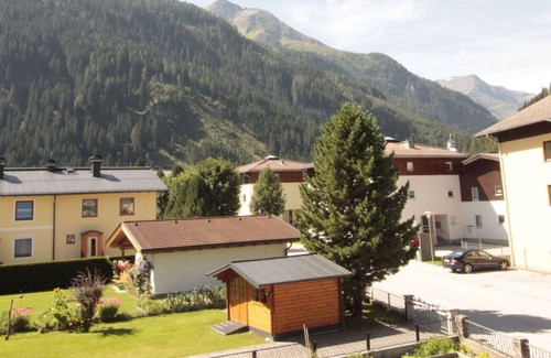 Bockstein Apartment | Nice apartment for 4 people with TV, balcony and parking