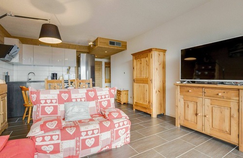 La Toussuire Apartment | Nice apartment for 6 guests with WIFI, TV and balcony