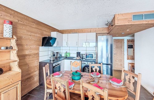 La Toussuire Apartment | Nice apartment for 6 guests with WIFI, TV and balcony