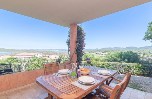 Porto Pozzo Apartment | Nice apartment for 6 guests with pool, WIFI, A/C, terrace and pets allowed