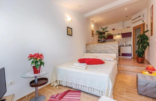 Hreljin Apartment | Nice apartment in Hreljin with Jacuzzi and WiFi