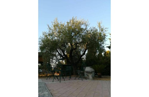 Santa Lucia Villa | Nice apartment in villa for 4 guests with WIFI, TV and parking, close to Rome