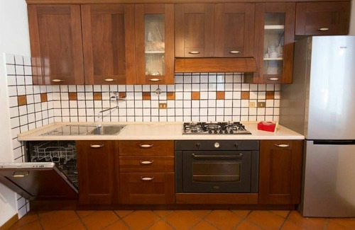 Santa Lucia Villa | Nice apartment in villa for 4 guests with WIFI, TV and parking, close to Rome