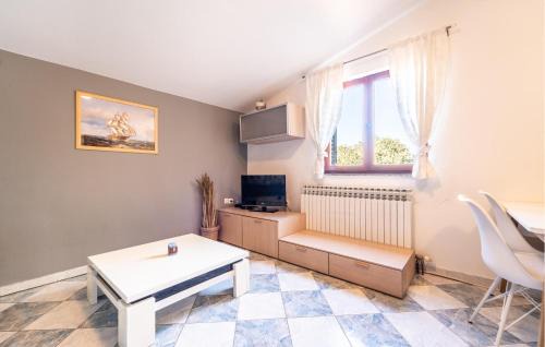Obrovac Apartment | Nice Apartment In Krusevo With Wifi