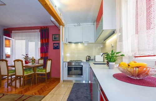 Borak Apartment | Nice apartment in Omis with WiFi