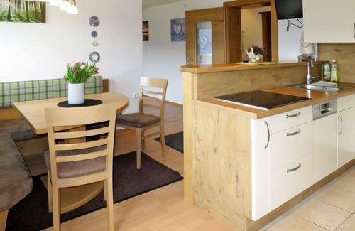 Radstadt Villa | Nice apartment in villa for 7 guests with WIFI, TV, patio and pets allowed