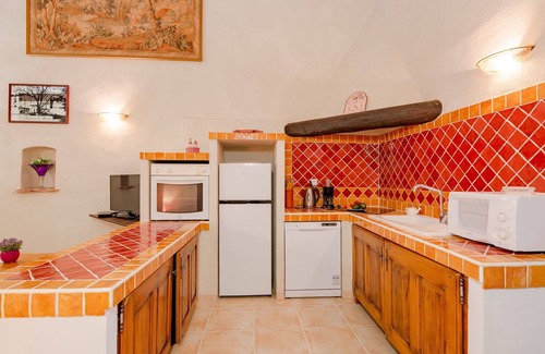 Draguignan Villa | Nice apartment in villa for 6 guests with WIFI, pool, TV, terrace, pets allowed and panoramic view