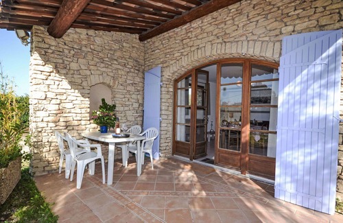 Velleron House | Nice apartment in villa for 4 people with pool, WIFI, TV and terrace