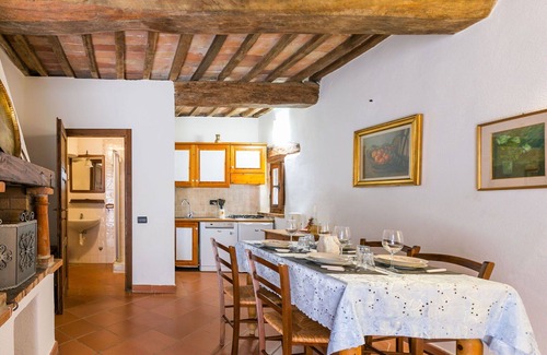 San Macario In Monte Villa | Nice apartment in villa for 4 guests with WIFI, pool, TV, terrace and pets allowed