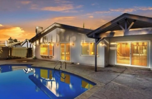 Lake Forest House | Nice backyard with pool and outdoor BBQ