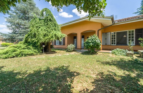 Asti House | Nice home in Asti with jacuzzi