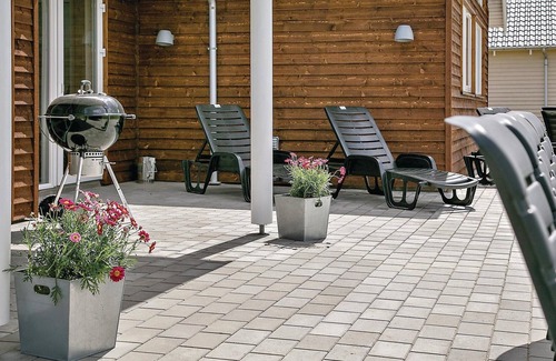 Skastrup House | Nice home in Bogense with kitchen