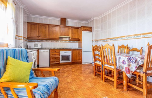 Casarabonela House | Nice home in Casarabonela with kitchen